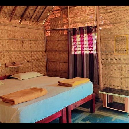 Om Shanti Om Home Stay & Cafe Hampi Ngoại thất bức ảnh