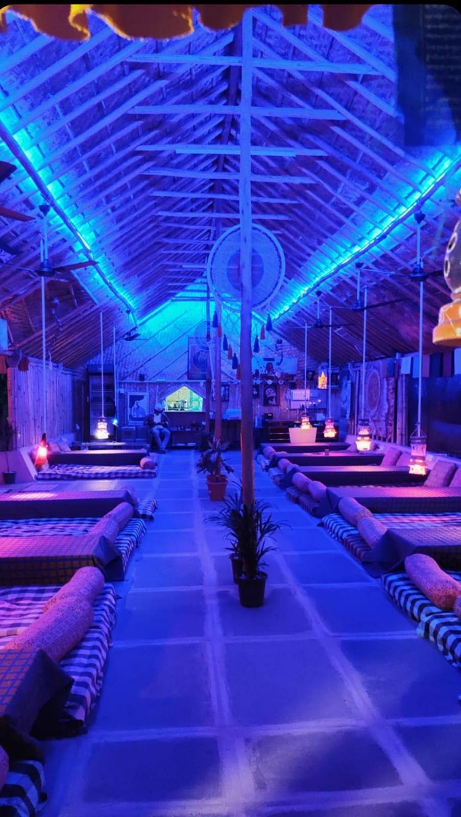 Om Shanti Om Home Stay & Cafe Hampi Ngoại thất bức ảnh