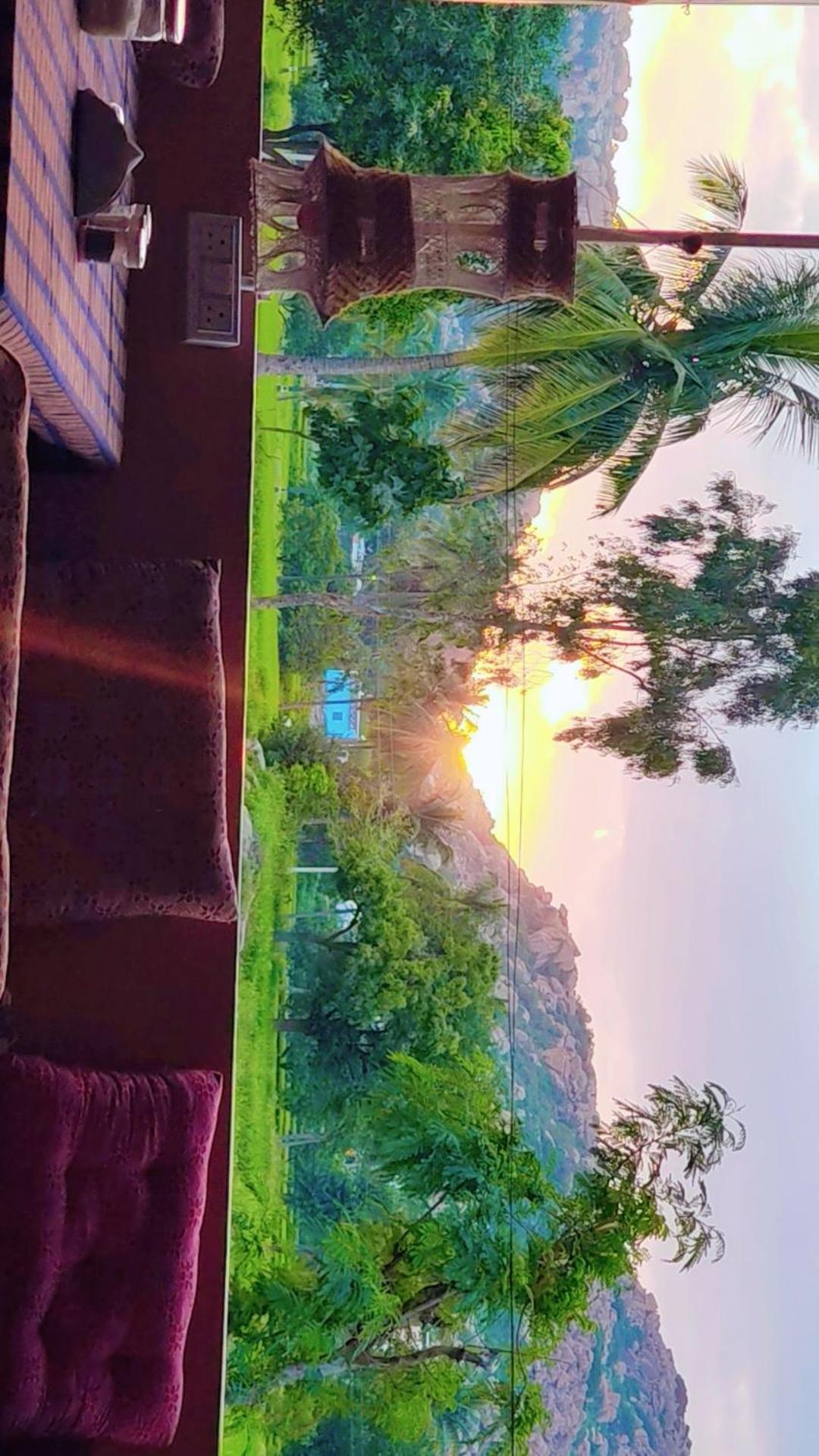 Om Shanti Om Home Stay & Cafe Hampi Ngoại thất bức ảnh