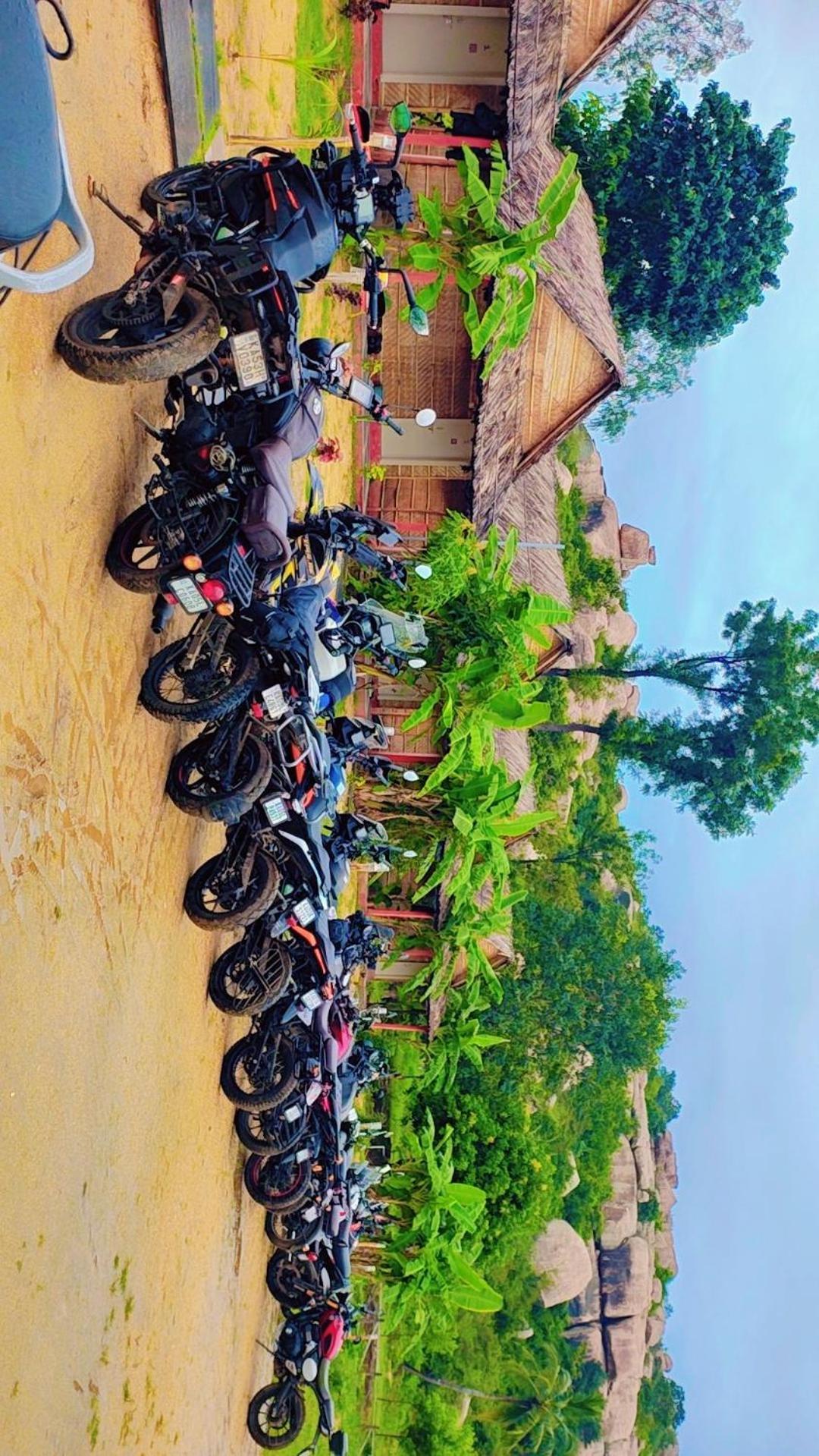 Om Shanti Om Home Stay & Cafe Hampi Ngoại thất bức ảnh