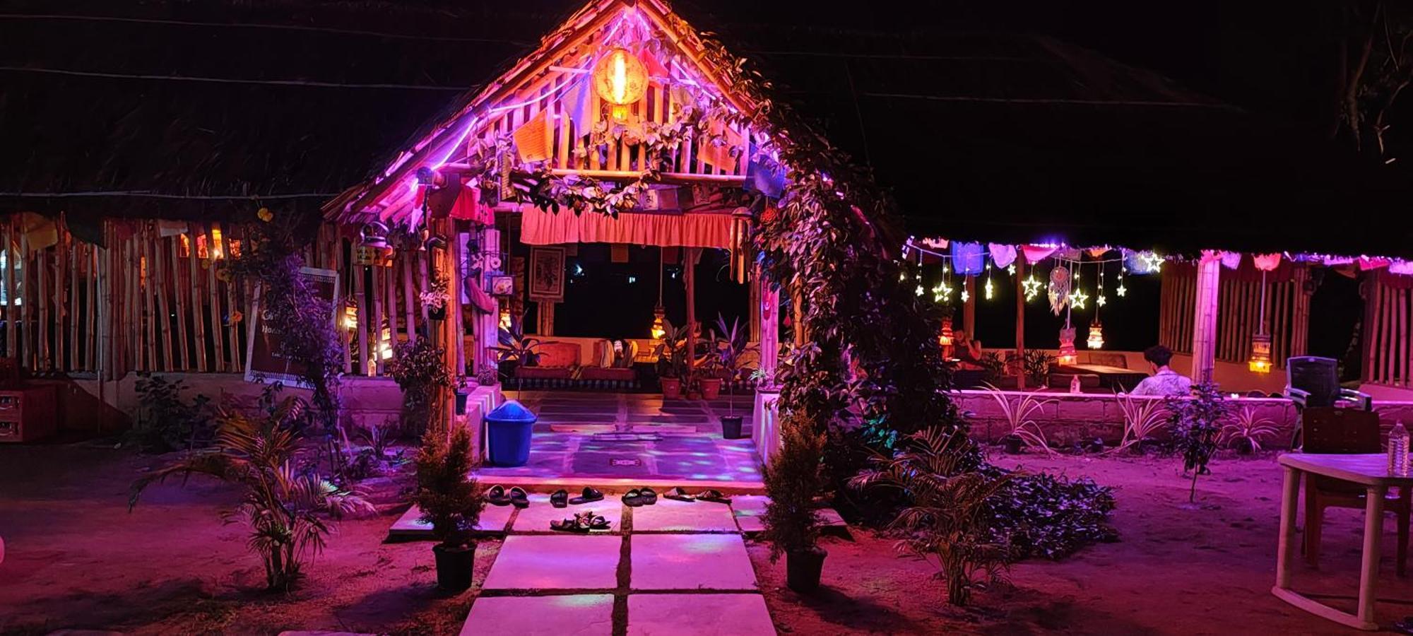 Om Shanti Om Home Stay & Cafe Hampi Ngoại thất bức ảnh