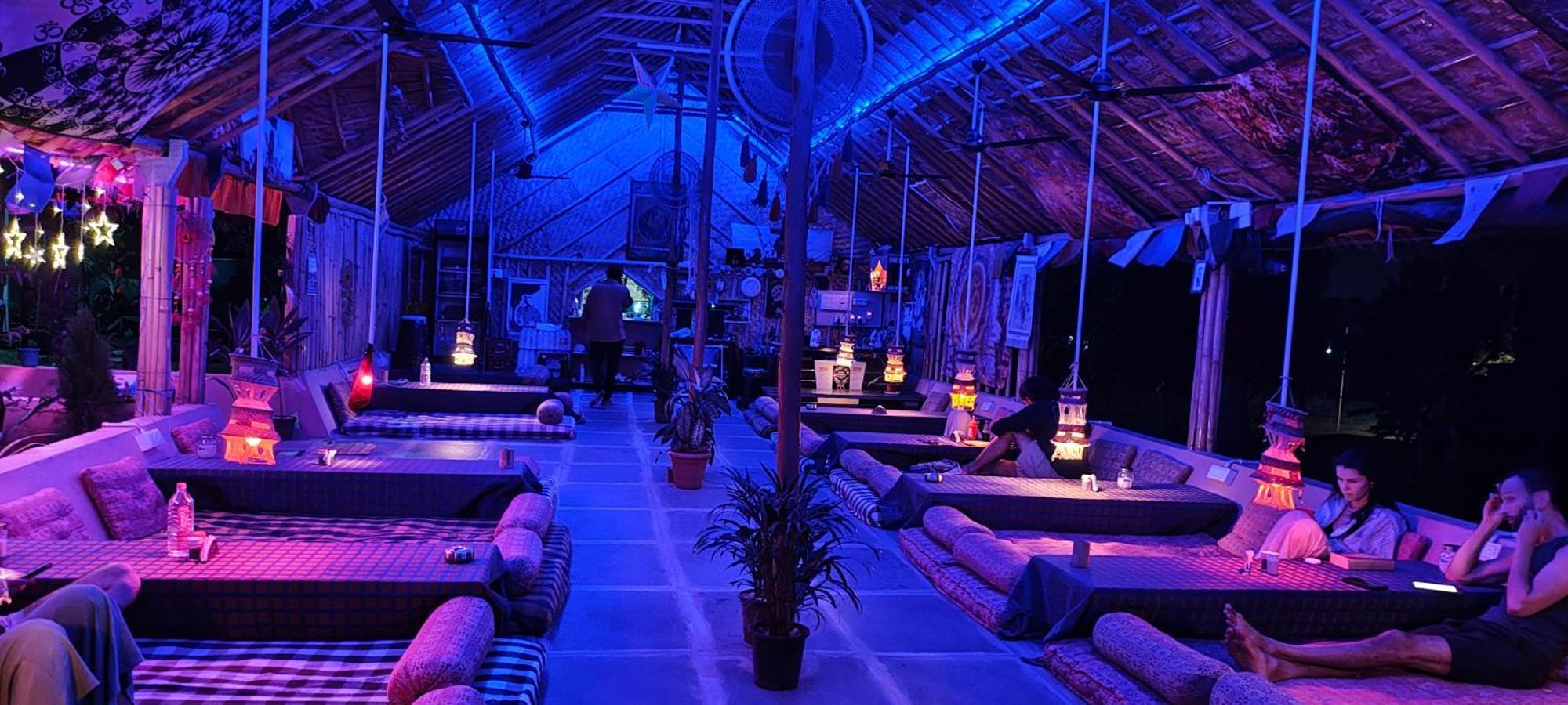 Om Shanti Om Home Stay & Cafe Hampi Ngoại thất bức ảnh