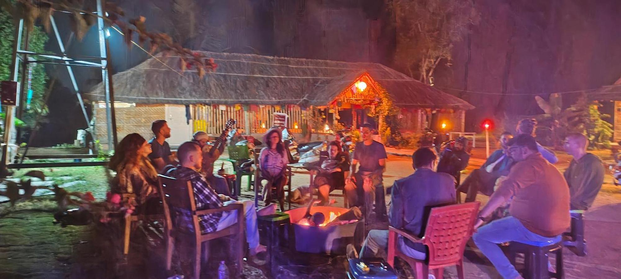 Om Shanti Om Home Stay & Cafe Hampi Ngoại thất bức ảnh