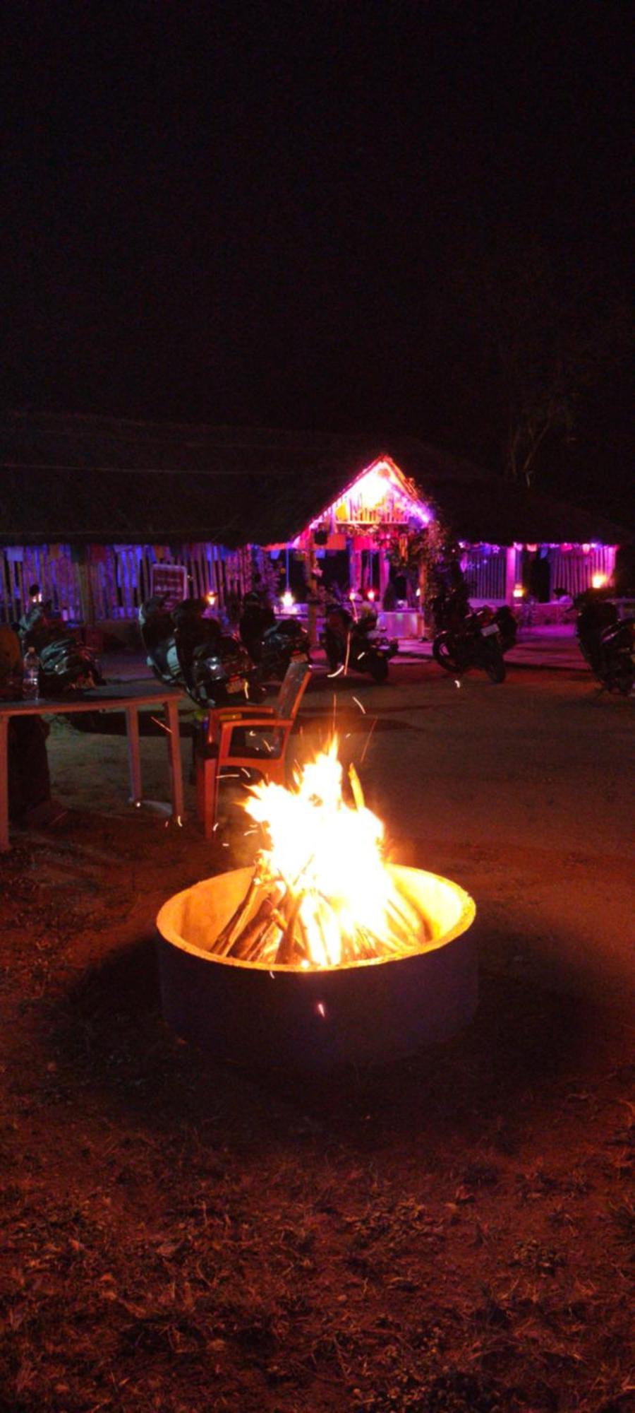 Om Shanti Om Home Stay & Cafe Hampi Ngoại thất bức ảnh