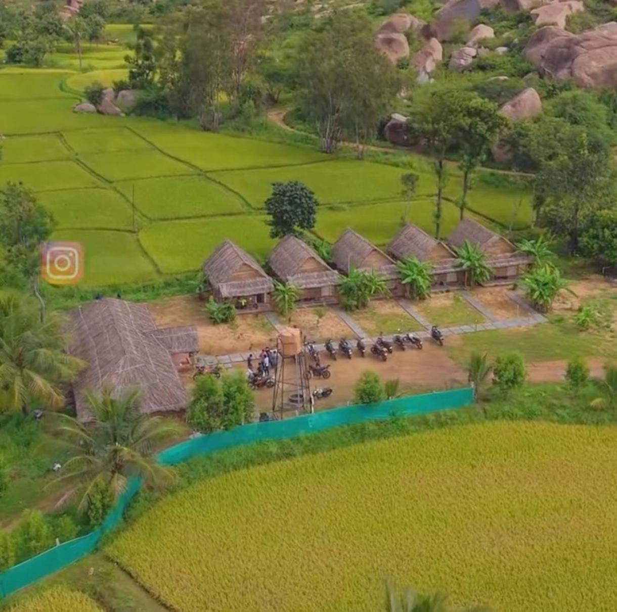 Om Shanti Om Home Stay & Cafe Hampi Ngoại thất bức ảnh